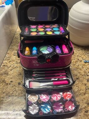 Kids Pink Makeup & Nail Kit Cosmetic Case